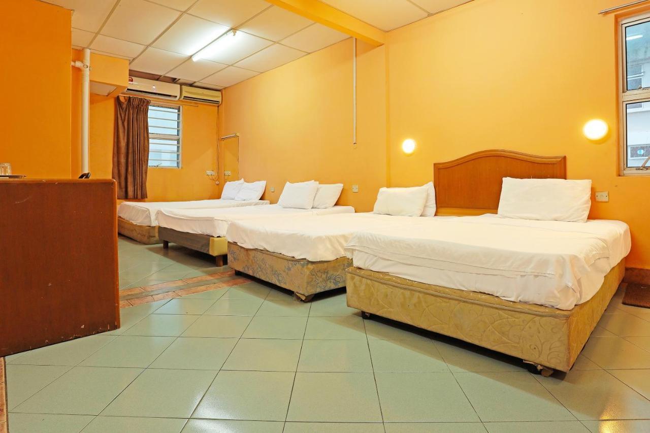 Oyo 90598 Living House C0 Hotel Kuching Exterior foto